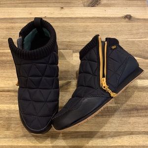 Teva Ember Mid Booties